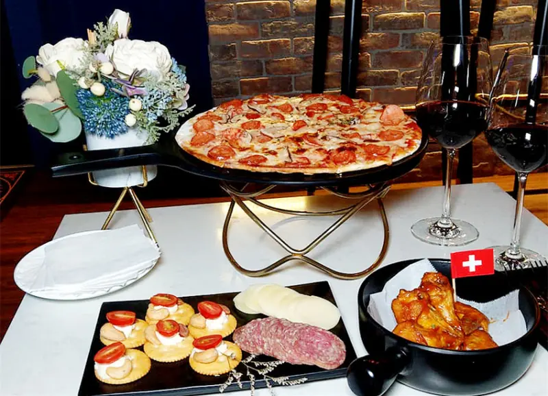 「北醫商圈/吳興商圈餐酒館」【Night Eleven】精緻小巧，充滿英倫學院風的餐酒館，滿足你微醺的夜晚，將美好的回憶留在夜晚11點！近台北101/世貿站/隱身北醫後巷