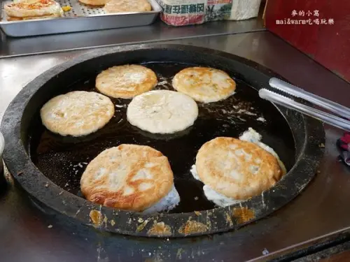 桃園觀音美食︱鄰近東元電機公司旁的無名餐車早餐，份量大的餡餅及油飯