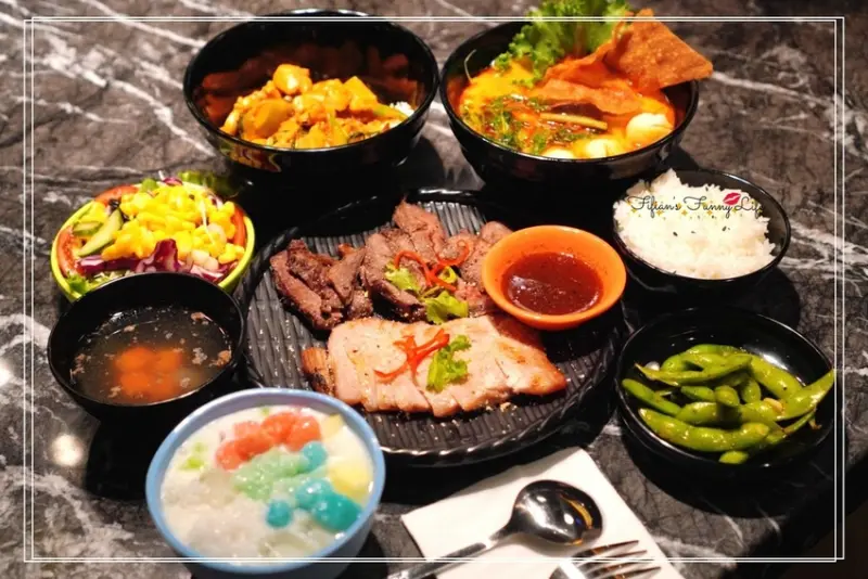 | 信義誠品美食 | 泰酷信義誠品B2 一個人也能享受的泰式料理 超級下飯紅咖哩雞丼飯 捷運市府站