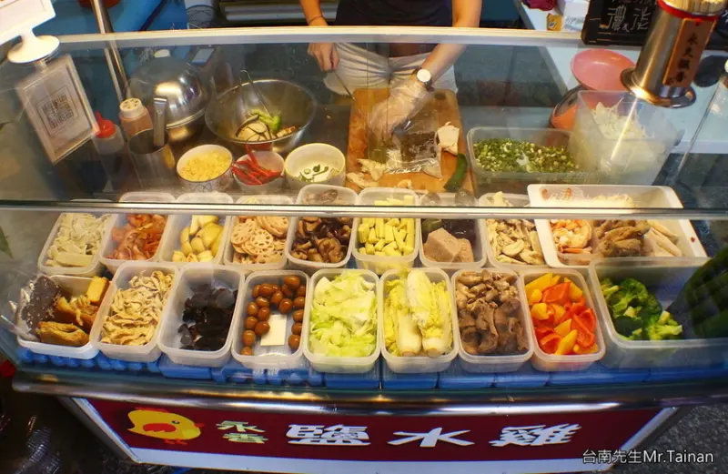 台南鹽水雞／泰式口味晚來吃不到／當日現做限量供應／嚴選食材搭配隱藏版菜色／獨家秘方滷製／純中藥胡椒粉／不使用生蛋雞－永香鹽水雞