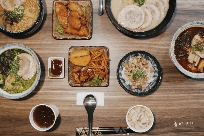 台中西屯 麵屋虎徹青龍拉麵｜最道地的日本味噌拉麵，適合台灣口味的特製六片叉燒拉麵 ♥ 每一樣都好好吃！