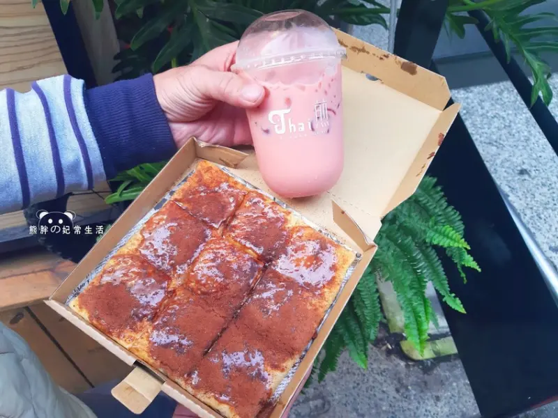 【台中龍井】Thai煎 香蕉煎餅專賣店，東海人氣泰式美食點心，口味眾多......