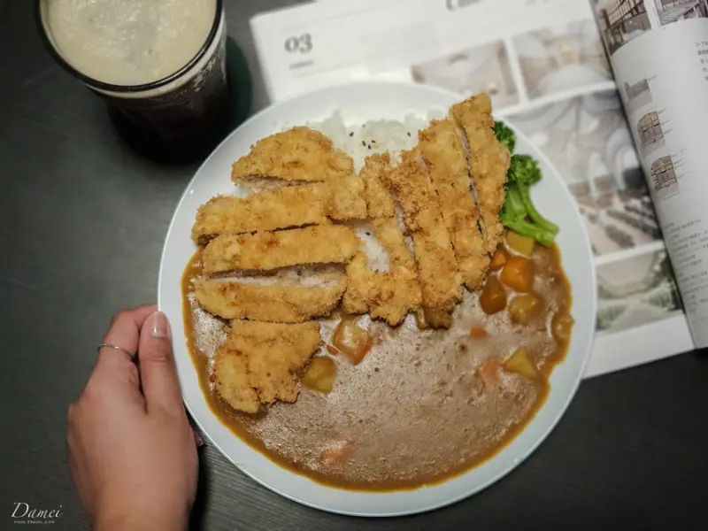 高雄新興｜ 宮上韻﻿-藏匿在巷裡的隱藏版平價咖哩