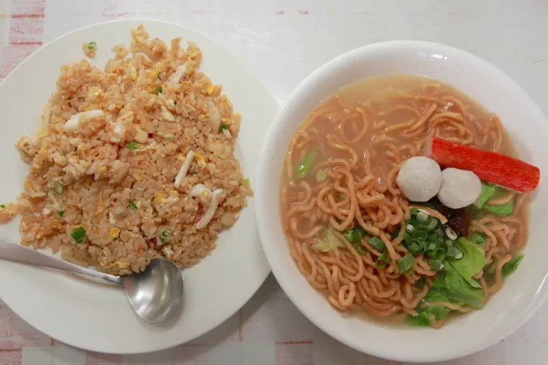 吃。高雄|岡山區。炒飯專家，老闆娘掌廚，整體口感美味定價合理「惠の蛋炒飯」。