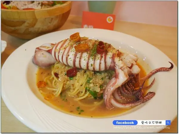 【新北新莊/美食】主廚每日現熬醬汁，只給你最天然的食材！霸氣整隻魷魚上桌CP值無限高！新莊平價義式料理推薦~義倆義式廚房