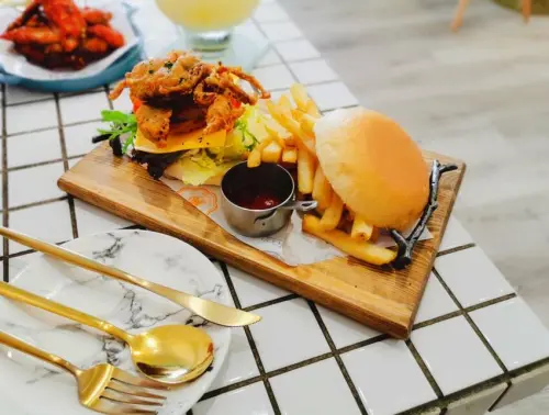 板橋府中站美食推薦 晨禔kitchen夢幻仙女系澎拜早午餐.下午茶.義大利麵.燉飯.漢堡