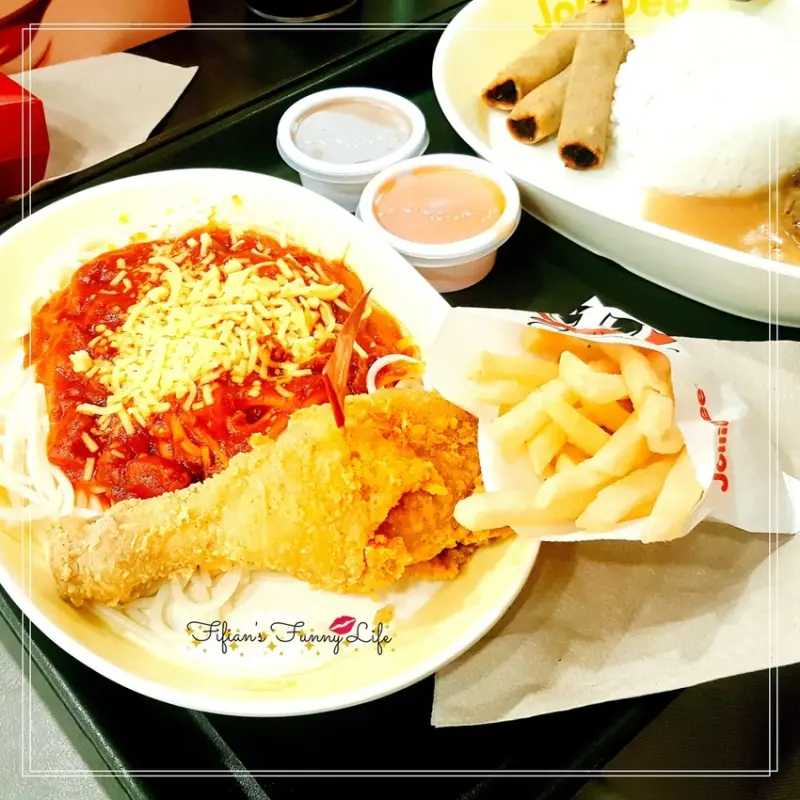 | 菲律賓遊學美食 | 宿霧必吃國民速食 JOLLIBEE快樂蜂 酥脆外皮咬一口肉汁滿溢炸雞 每天吃也吃不膩肉醬義大利麵