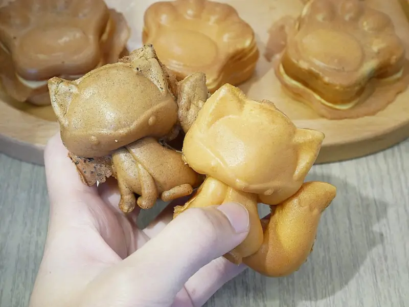 狸燒-新北中和四號公園狐狸雞蛋糕，超萌造型下午茶，多種爆漿口味還有隱藏版待收藏，沒包餡的也好吃