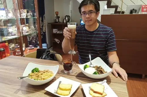 五分之一磅~~南京復興站高CP值咖啡館．用餐氛圍溫馨舒適．餐飲美味價格親民