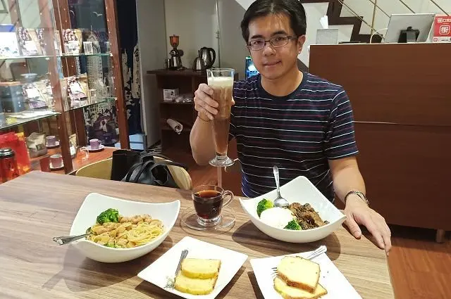 五分之一磅~~南京復興站高CP值咖啡館．用餐氛圍溫馨舒適．餐飲美味價格親民