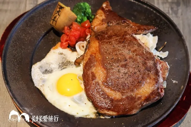 宜蘭美食推薦｜天牛私廚牛排｜羅東車站旁牛排餐廳 堅持原肉牛排推薦鮮嫩菲力與肋眼牛排 約會慶生首選