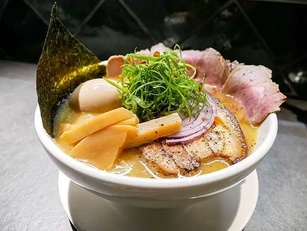 【台北拉麵地圖】真劍拉麵 – 師大附近色香味俱全的豚骨、醬油拉麵