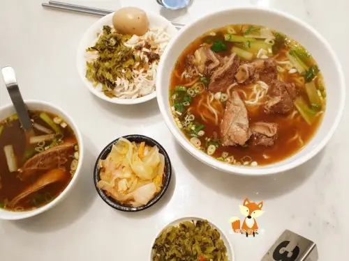 台中南屯 │ 犇馳牛肉麵 四十年傳統原味傳承 魯牛鍵推推喲 今天吃什麼