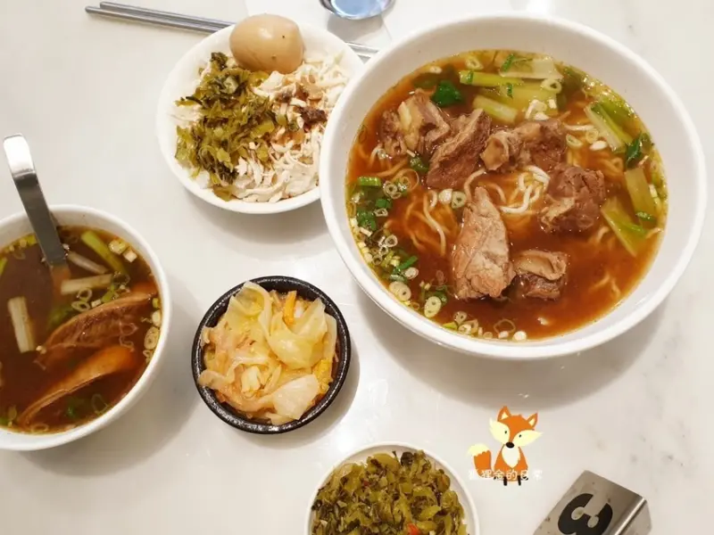 台中南屯 │ 犇馳牛肉麵 四十年傳統原味傳承 魯牛鍵推推喲 今天吃什麼