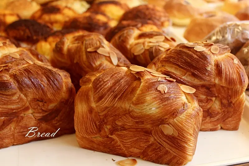 [高雄/三民區]全家福西點麵包 N種麵包，每樣都深刻地喚醒你的童年！ 種類超多的傳統麵包店 高雄便宜麵包店