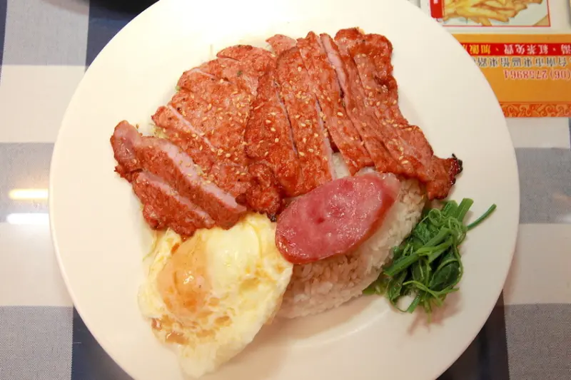 吃。台南|東區|  新店報報，專業廚師掌廚，整體口感美味定價偏超值，值得樂天小高推薦給您「呷飯食堂」。