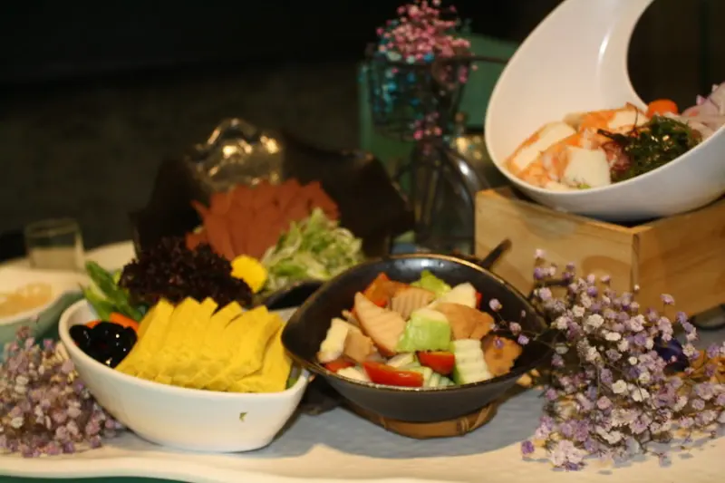 【新北美食】蘆洲海鮮餐廳《富基婚宴會館》澎湃海陸料理+果汁無限暢飲,節日聚餐／父親節聚餐／春酒尾牙的好地方!