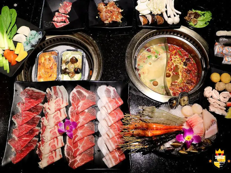 台南火鍋吃到飽／哈根達斯杯冰與雪糕無限供應／三、四月期間限定「哈根達斯雪糕」新上市／三月底前每日限量10組免費送烤肉／中南部唯一火烤兩吃門市／嚴選頂級海陸食材