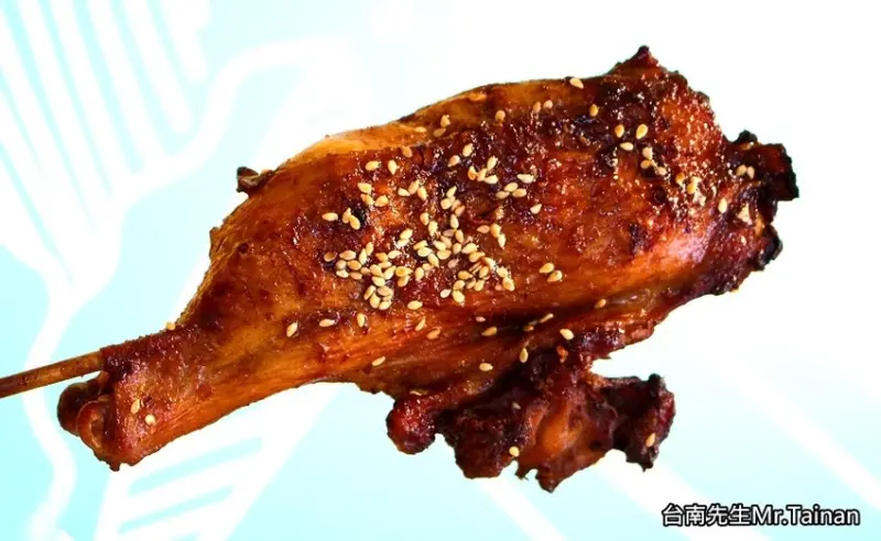 台南炭烤串燒／一週只賣2天／20多年低調小攤／木炭烘烤特別香／每日限量晚來看老闆收攤／隱藏版菜色內行人才知道／在地老饕的深夜食堂