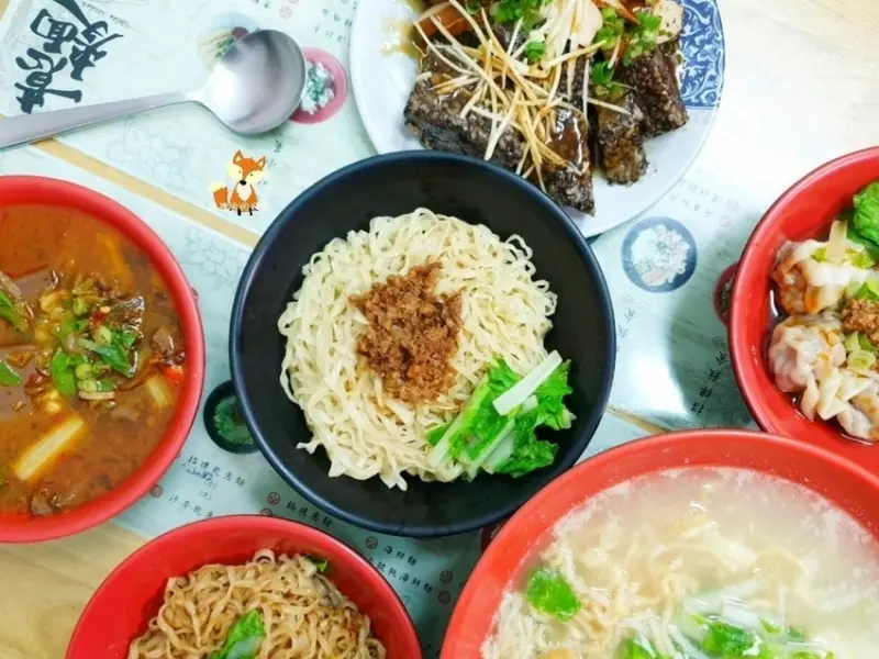 台中西區 │ 正宗南投意麵 古早味意麵 沙茶乾意麵太銷魂 還有懷舊風味鍋燒麵