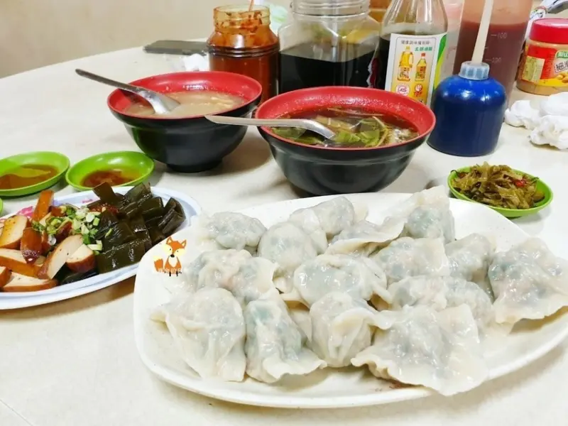 台中西屯 │ 老牌山東水餃牛肉麵 巨無霸山東水餃皮薄餡多 巷仔內的老味道