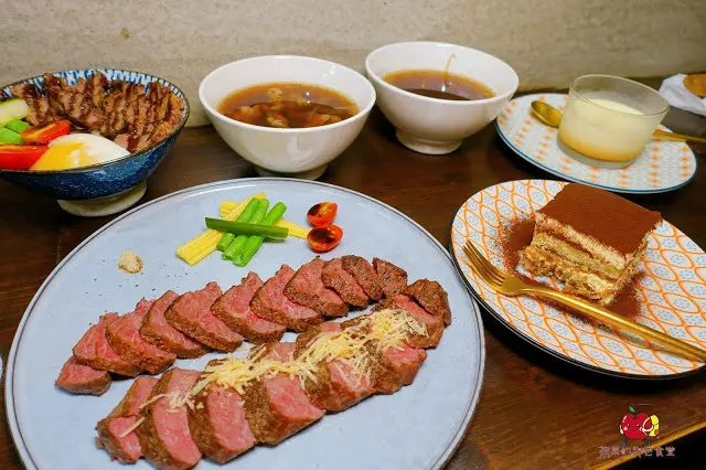 [食記] 新竹東區-硬派主廚的軟嫩料理(東門市場) 心頭軟嫩煙燻炙燒牛排 蒜味起司雙重享受 半筋半肉燉湯膠質滿滿 紅酒醬牛小排脆口又下飯