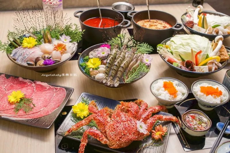 桃園必吃鍋物|六石蒔鍋 CP值破表的大份量海鮮鍋、頂級南極雪蟹只要199元、鹿兒島A5和牛399元！梵谷星空包廂、約會餐廳、機場捷運A8站、林口長庚美食、MENU菜單、林口火鍋