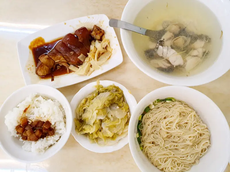 【高雄家庭聚餐】品深海魚湯 龍膽石斑專賣店 建國店 新鮮鱸魚湯 料多味美好實在