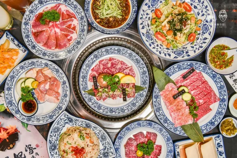 墨妃家燒肉：台中南屯區美食-好玩又好拍的中式宮廷燒肉店吃得到乾式熟成牛！營業到宵夜時段吃得更滿足！