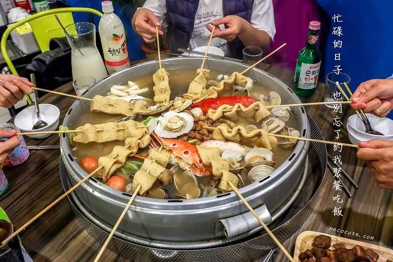 挑戰巨大版豐盛海鮮火鍋，不用飛韓國！全台第一間韓國貝殼蒸籠鍋《新莊韓蚌蚌海鮮研究院》