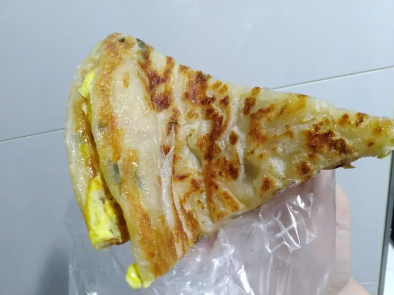 【三重美食】福州蔥油餅 - 純手工的好味道,一天營業不到五小時的老店 @東吃東吃到處吃