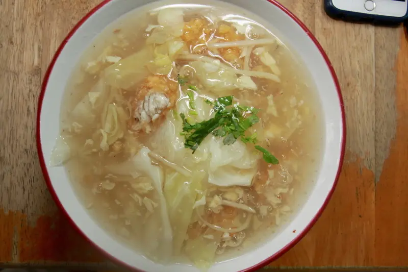 吃。高雄|岡山區。連鎖土魠魚店，整體口感中規中矩定價超值「南台灣土魠魚羹-岡山店」。