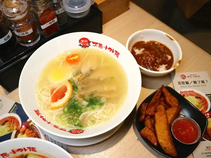太陽蕃茄拉麵 台南西門店：日本拉麵比賽第七名的人氣拉麵店，現在台南就吃得到！ - 進食的巨鼠