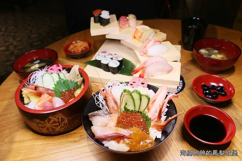 台北日本料理『冰見海鮮丼 粋鮨(台北信義新光店)』日本富山創立超過30年歷史的海鮮丼，生魚片丼、握壽司、蟹肉可樂餅、套餐，菜單價位，開幕優惠(捷運市政府站/台北101站)