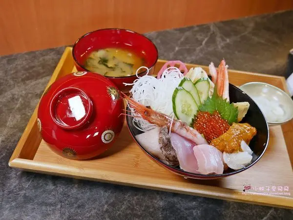 信義區美食「日本富山冰見海鮮丼 粋鮨」冰見鰤魚、白蝦、紅楚蟹不需飛日本 信義新天地A11就能享受到30年老店的甘甜味美