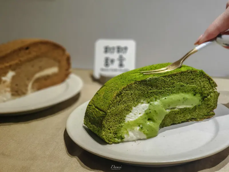 高雄鹽埕｜聊聊甜室-給自己一塊甜點的時間， 好好歇息