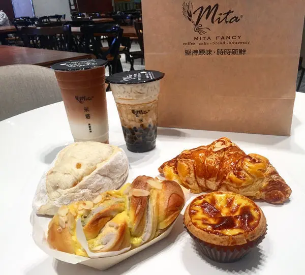 (台北101世貿站)米塔手感烘焙&米塔黑糖-微風南山店 每日手作麵包 結合手搖飲的複合式商店 超邪惡黑糖珍珠鮮奶 幸福下午茶