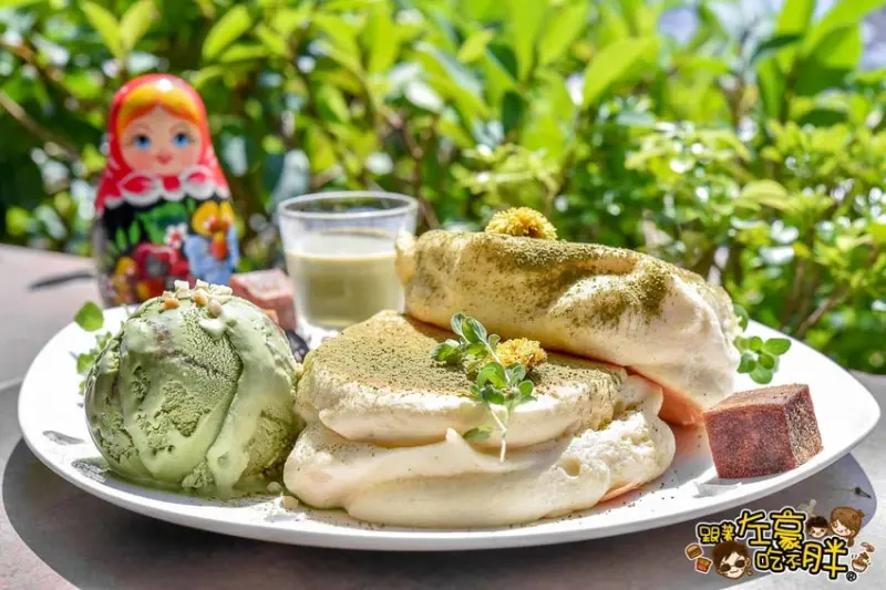 高雄美食 烏拉森林鬆餅屋~雲朵系抹茶舒芙蕾鬆餅~少女心噴發！餐點自由搭。