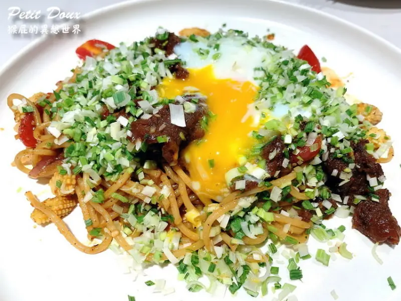 台北網美餐廳！超夢幻粉紅色風格超好拍！義大利麵好吃、鬆餅會爆漿！