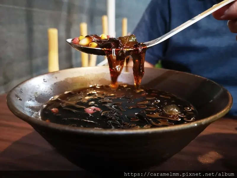 【苗栗頭份】珊瑚豆花 白嫩豆花 超估溜仙草絲 親民價格 料多實在 頭份美食 頭份甜點 頭份豆花 珊瑚豆花菜單 信東路