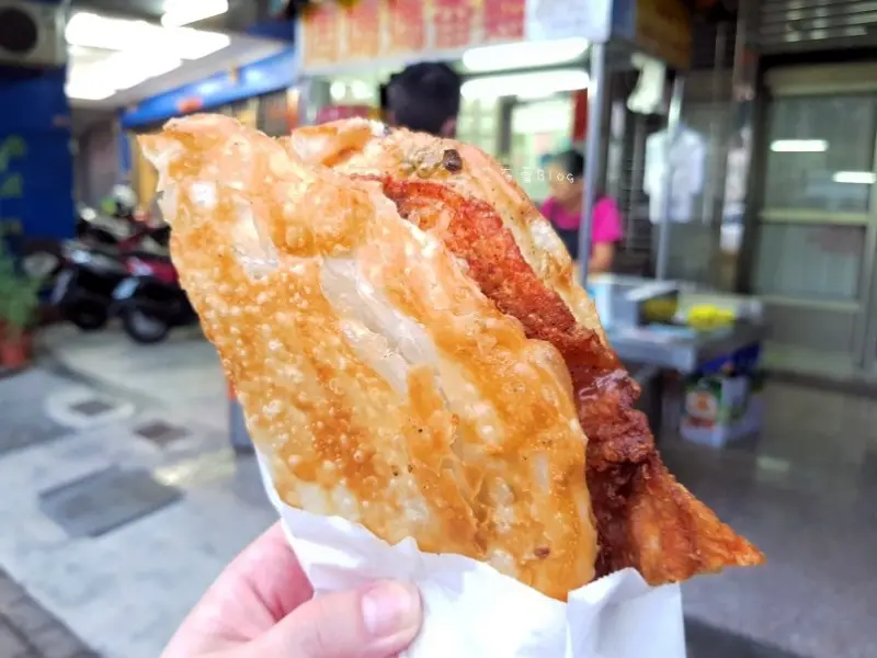 《高雄美食》周媽媽香雞排❤G排尬蔥油餅~十年多的經典老味道｡