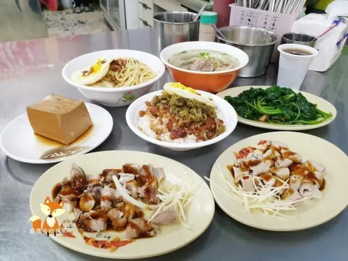 台中南屯 │ 阿爸的魯肉飯炒麵 正港銅板傳統小吃 傳承阿爸手藝的古早味 路過來碗炒麵剛剛好