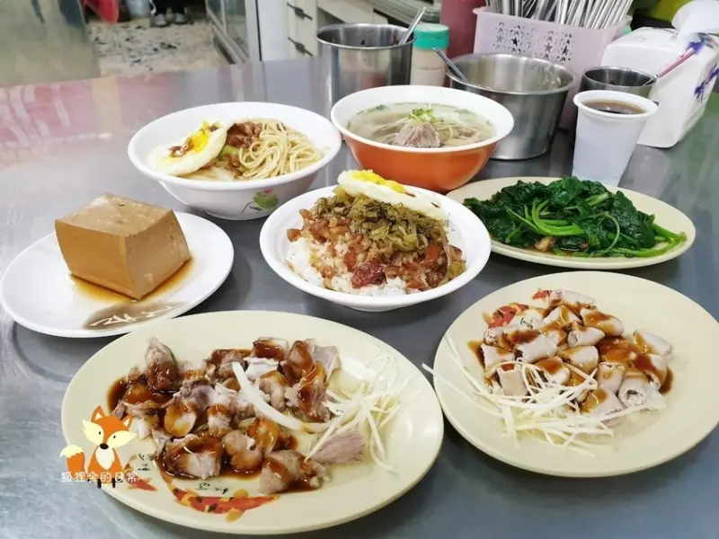 台中南屯 │ 阿爸的魯肉飯炒麵 正港銅板傳統小吃 傳承阿爸手藝的古早味 路過來碗炒麵剛剛好