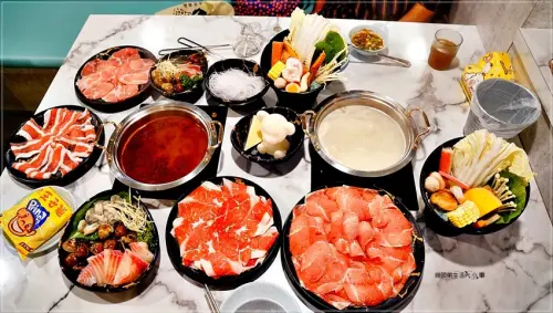 【台北美食】嗑火鍋／西門捷運站～網美系火鍋店，兩人同行開兩鍋送海鮮盤，評論5顆星及留言，即贈送小肥牛或梅花豬一盤