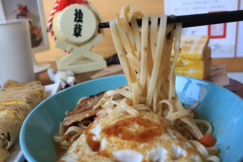 【三峽美食推薦】富士商號 fuji-肉蛋職人販賣所|三峽當地超火紅早午餐,現點現做美味又好吃!