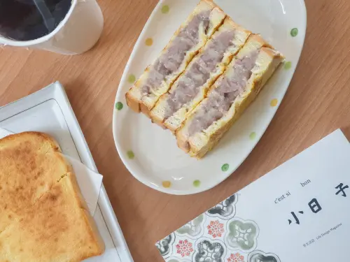 高雄鼓山｜晨樂。早餐廚坊-將芋頭放進法國吐司裡，芋頭控不能錯過