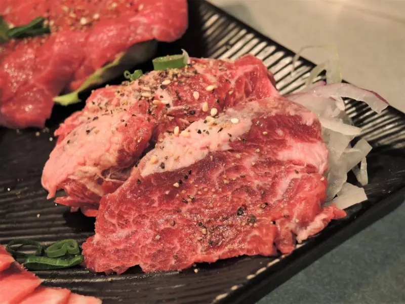 火之舞蓁品燒和牛放題｜牛橫隔膜在吃到飽燒烤店吃的到？蔥鹽牛舌、美澳和牛等高檔食材通通吃到飽！啤酒喝到飽！不怕你吃，只怕你不吃！台北東區燒肉推薦、台北東區吃到飽推薦、台北和牛美食推薦