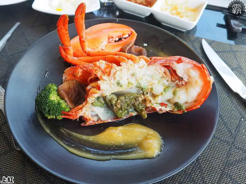 上紅鐵板創意料理，主打活體海鮮，大坑慶生宴客好選擇，超值套餐$490起~