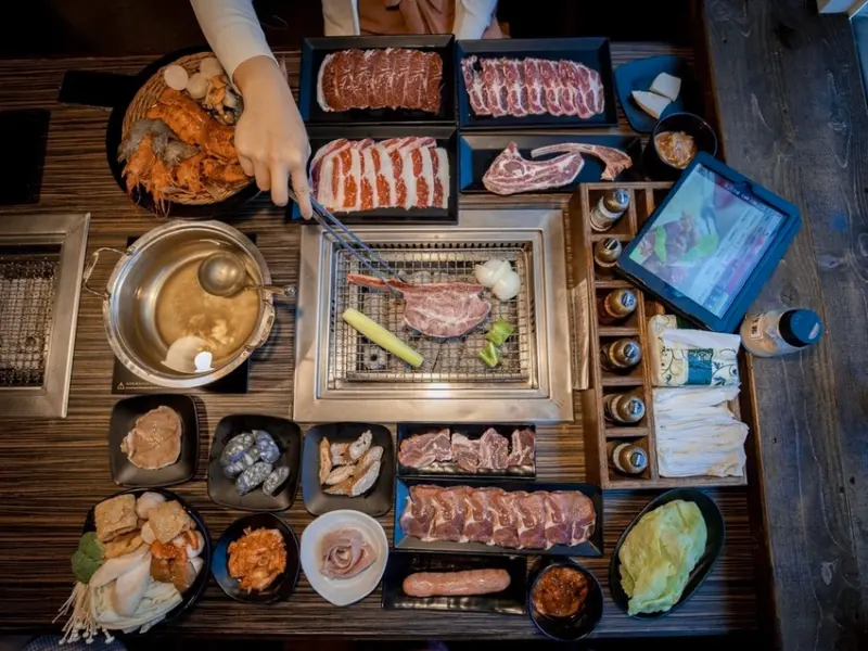 | 高雄美食 | 食材新鮮CP值高/龍蝦吃到飽/高雄燒肉火鍋吃到飽/一燒十味昭和園-楠梓店