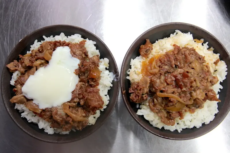 吃。台南|中西區| 牛肉飯專賣店，個人主觀感受牛肉飯口感普普的CP值偏低（僅供參考）「燒究牛肉飯專賣店」。